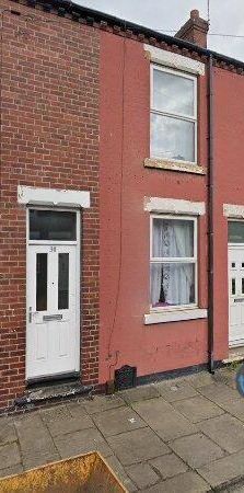 2 bedroom terraced house to rent - Photo 1