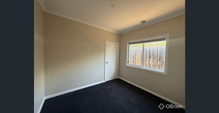 Modern 3-Bedroom Unit in the Heart of Bacchus Marsh - Photo 5