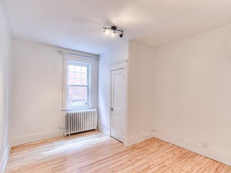 4542 Av. Earnscliffe - Photo 4