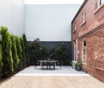 ‘Cumnock Stables’ – A Rare Royal Park Invitation - Photo 1