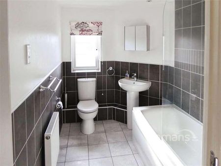 Benham Road, Basingstoke, Hampshire, RG24 - Photo 5