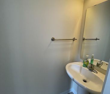 For Lease - 272 wetenhall landing Lane, Milton, Ontario - Photo 5