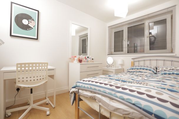 Windmill Lane – Room 4 - Photo 1