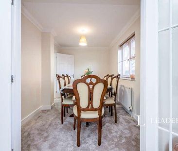 Large Bedroom Home - Lu - Close To Leagrave Station, LU4 - Photo 6