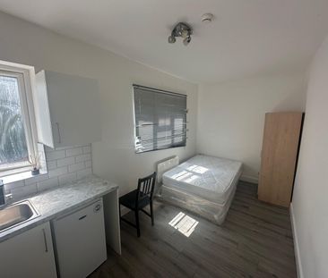 Studio Flat, Abercairn Road, SW16 - Photo 3