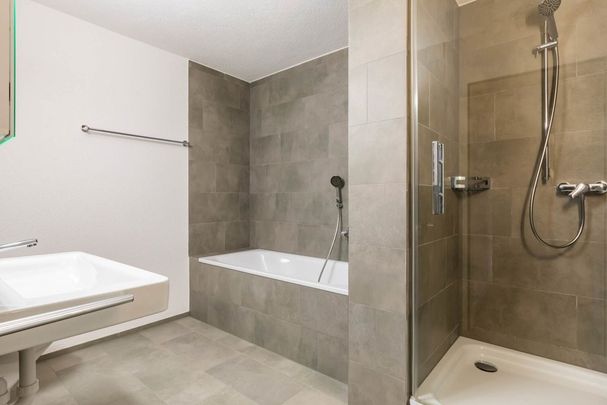 Komfortabel wohnen in gepflegtem Mehrfamilienhaus - Photo 1