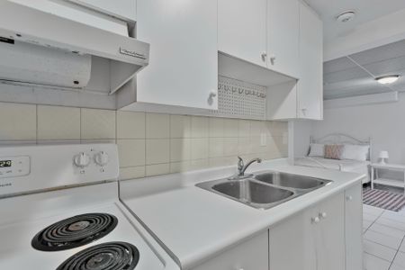 For Lease - 148 Rusholme Road Unit# basement, Toronto, Ontario - Photo 3