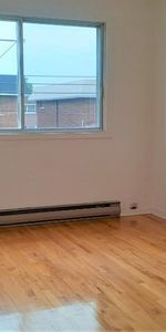 N-Rosemont Près Anjou/St.Léonard 4.5 au 2e Étage Triplex - Photo 3