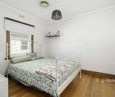 Comfortable Home in Convenient Quoiba Location - Photo 5