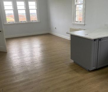 4 bedroom semi-detached house to rent - Photo 5