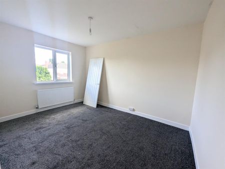 3 Beds - Terraced House - - Photo 4