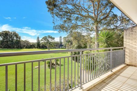 Great Location, Overlooking Majors Bay Reserve - Photo 4