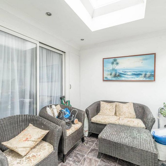 5 bedroom semi-detached house to rent - Photo 1