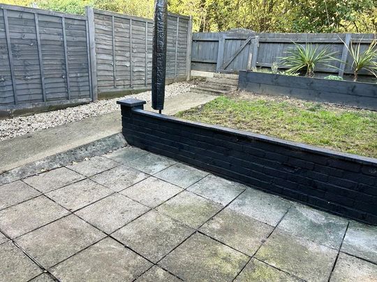 2 bedroom terraced house to rent - Photo 1