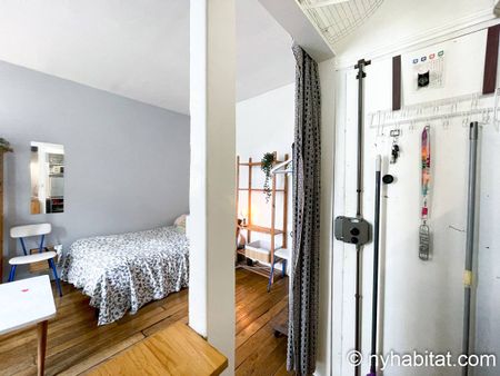 Logement à Paris, Location meublée - Photo 2