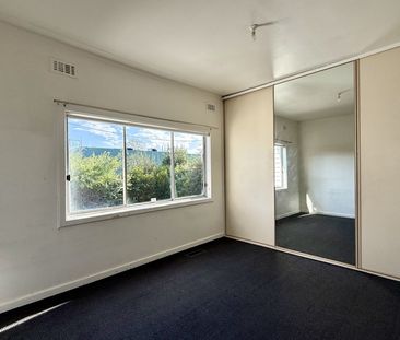 Spacious Family Home in a Convenient Location - Photo 3