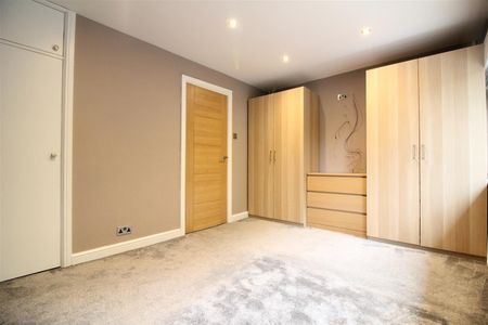 Frayslea, Uxbridge - Photo 3