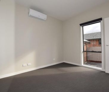 2/17 Greenville Street, Mooroolbark - Photo 2
