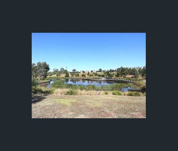 Perfectly Positioned in University Hill! - Photo 5