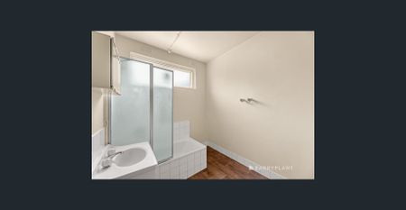 Practical Ground Floor Apartment - Photo 4