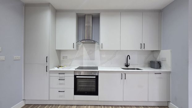 Aysgarth, Berkshire, RG12 - Photo 1