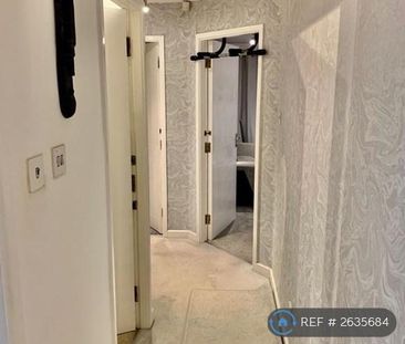 1 bedroom in a flat share to rent - Photo 5