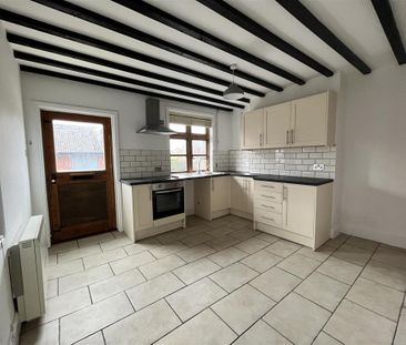 2 bedroom cottage to rent - Photo 2