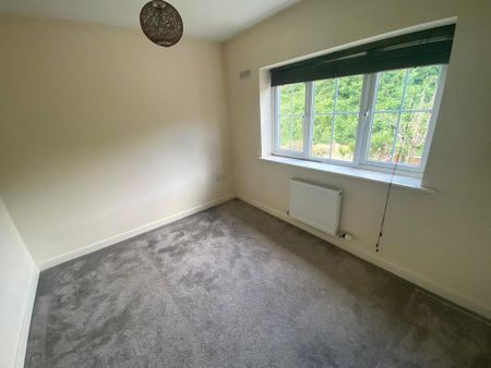 3 bedroom detached house to rent - Photo 2