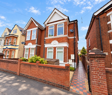 3 bedroom flat to rent - Photo 1