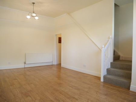 2 bedroom end of terrace house to rent - Photo 2