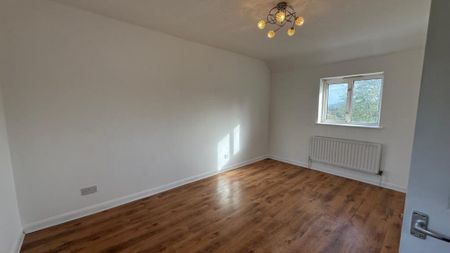 Woodside Road, Guildford, GU2 - Photo 4