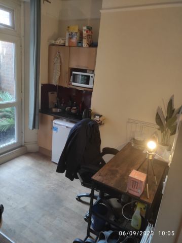 Studio Flat, Holyhead Road, CV1 - Photo 3