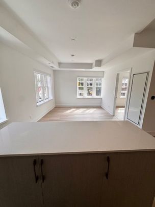 For Lease - 8 Manor Road Unit# 204, Toronto, Ontario - Photo 1