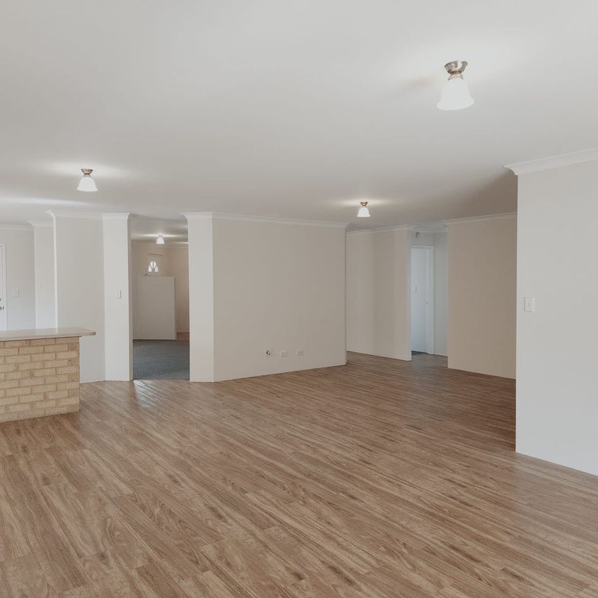 Lovely 4x2 Family Home - Photo 1