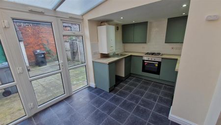 2 bedroom terraced house to rent - Photo 5