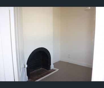 SINGLE FRONTED PERIOD HOME - Photo 6