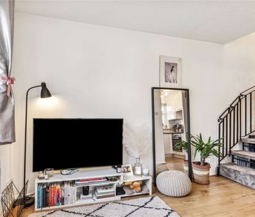 SINGLE TENANT ONLY- A small one bedroom house ideally located close... - Photo 2