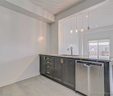 For Lease - 3 Bradbury Road, Hamilton, Ontario - Photo 2