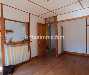 Location Appartement 2 pièces 47 m2 à Lons-le-Saunier - Photo 2