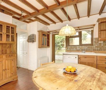 3 bedroom semi-detached house to rent - Photo 3