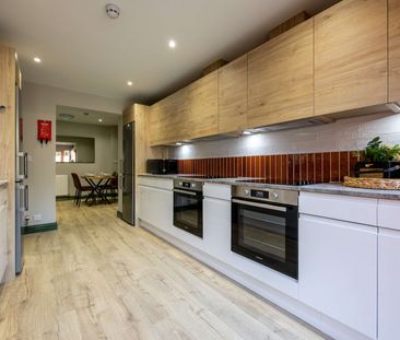 OX Living is proud to present this high-quality 8-bedroom co-living... - Photo 4