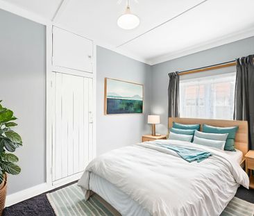 This well-presented home on Karaka Street offers warm, comfortable ... - Photo 4