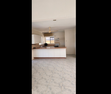 2 Binda Place, Bundall, QLD - Photo 3