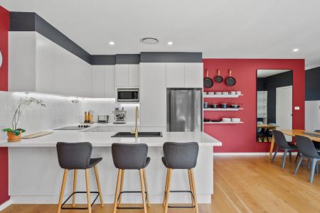 Modern Family Home - Photo 4