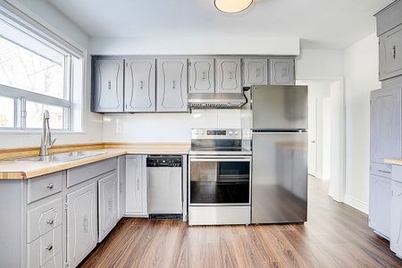 For Lease - 156 Combe Avenue, Toronto, Ontario - Photo 2