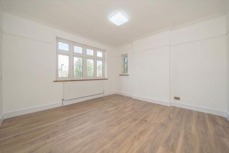 3 bedroom flat to rent - Photo 2