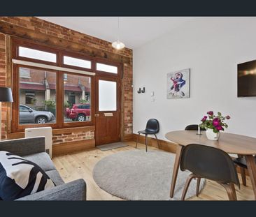 Fully Furnished Cottage in North Hobart - Photo 2