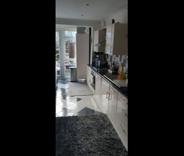 Room in a Shared House, Tresham Crescent, NW8 - Photo 3