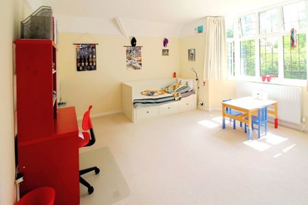 Ridgeway Road, Pyrford, Woking, Surrey, GU22 8PR - Photo 5