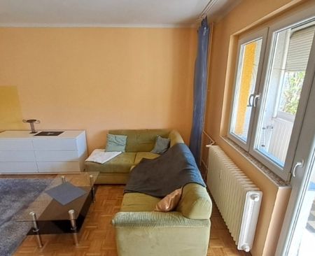 Uránvárosban 2 szobás erkélyes lakás kiadó! - Fotó 3